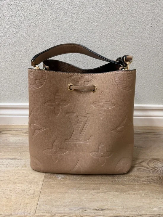 Purse - Picture 3 of 8